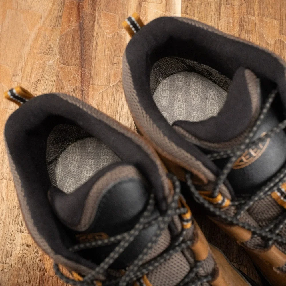 KEEN Targhee Mid Hiking Boots Kids Size 5 Brown Good Waterproof Outdoor